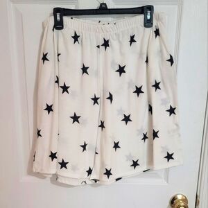 BomBom White Shorts with Black Star Pattern Size Large